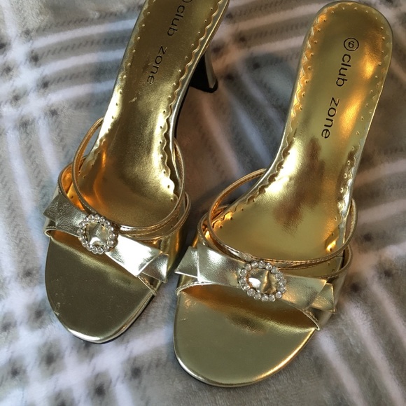 Gold heels - Picture 1 of 4